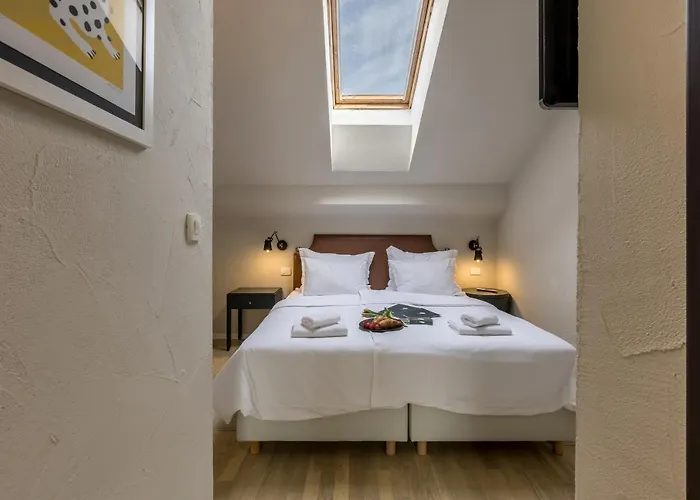 Leonis Restaurant & Bed & Breakfast 4*