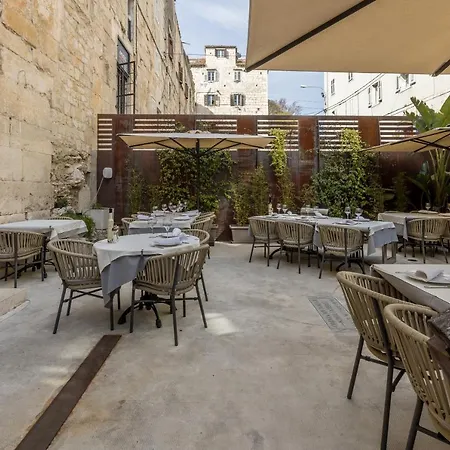 Oda ve Kahvaltı Leonis Restaurant & 4*