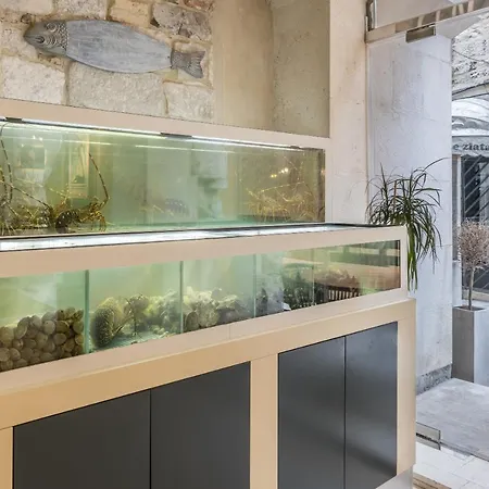 Leonis Restaurant & Oda ve Kahvaltı 4*