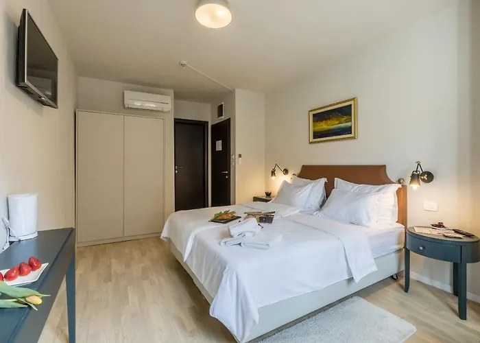 Leonis Restaurant & 4* Split