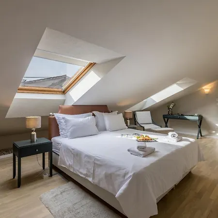 Bed & Breakfast Leonis Restaurant & 4*