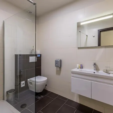 Leonis Restaurant & Bed & Breakfast 4*