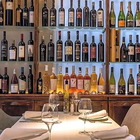 Leonis Restaurant & 4* Split