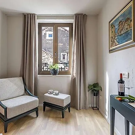 Bed & Breakfast Leonis Restaurant &