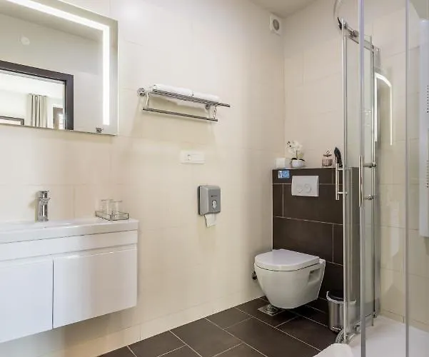 Bed & Breakfast Leonis Restaurant &