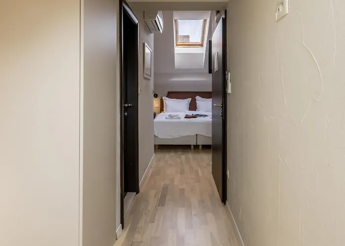 Bed & Breakfast Leonis Restaurant & 4*