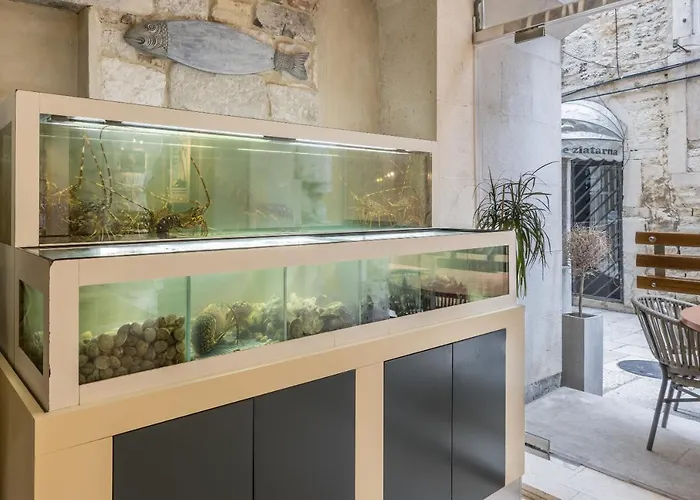 Leonis Restaurant & Bed & Breakfast 4*