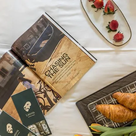 فندق مبيت وإفطار Leonis Restaurant & 4*