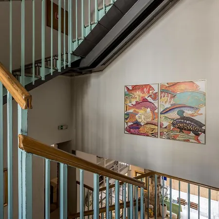 فندق مبيت وإفطار Leonis Restaurant &